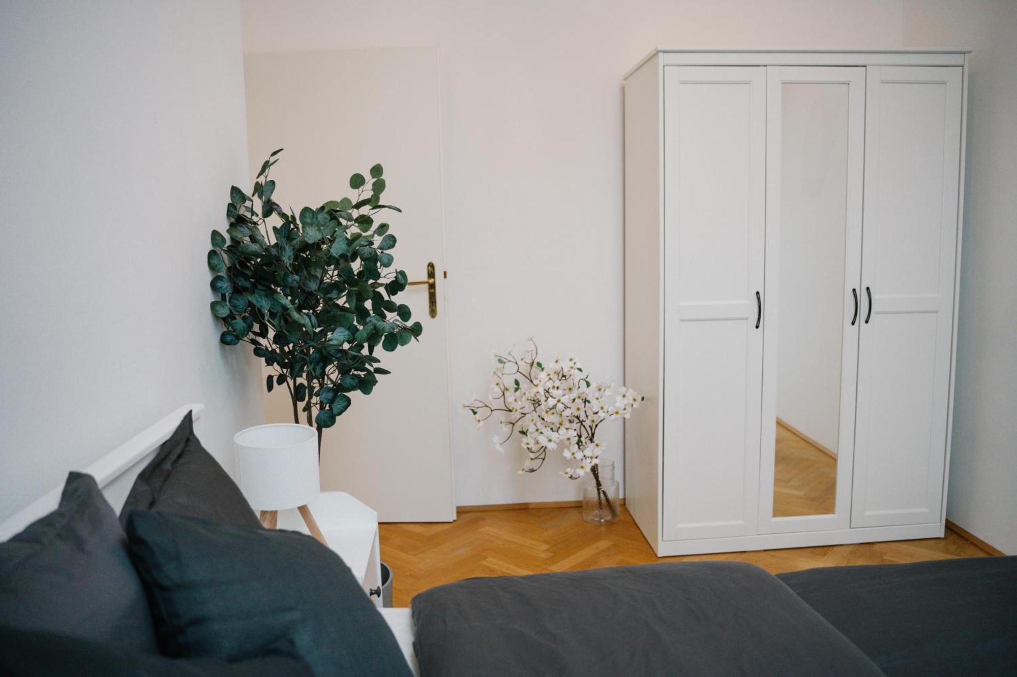 110qm, 4 Bedrooms, Near Schoenbrunn - Axara Housing Osw 33 Appartement Vienne